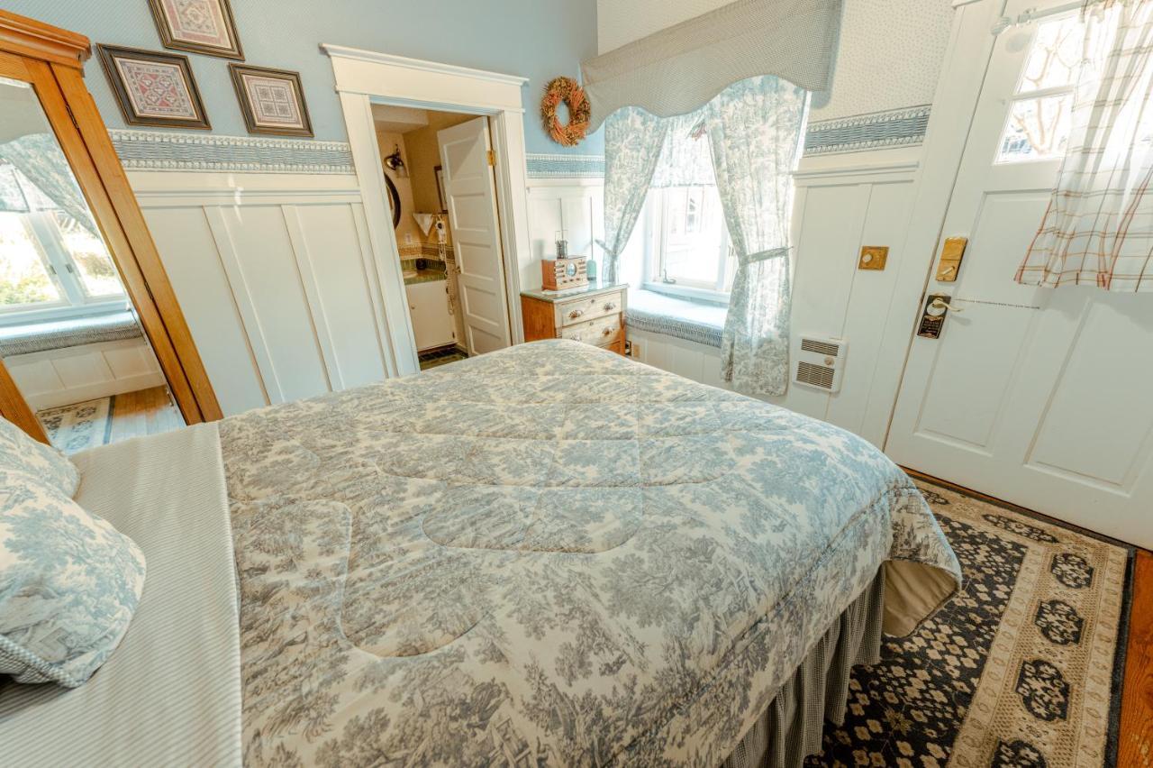 The Old St Angela Bed & Breakfast Pacific Grove